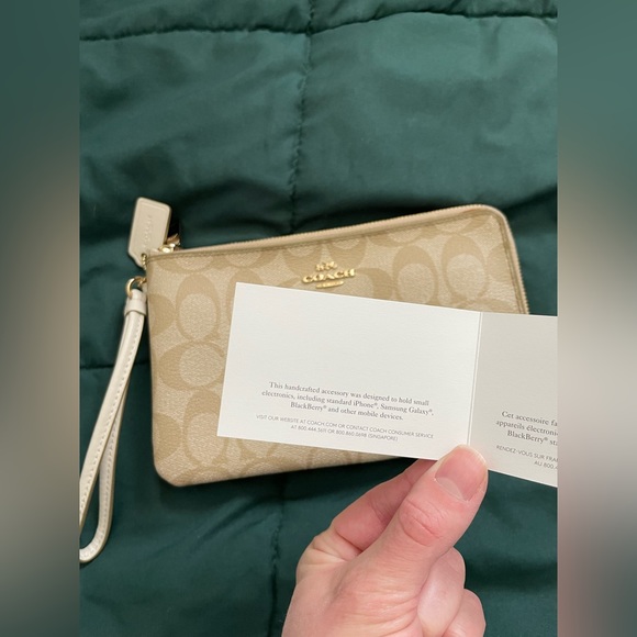 Coach Double Corner Zip Wristlet NWOT in Beige - Picture 11 of 16